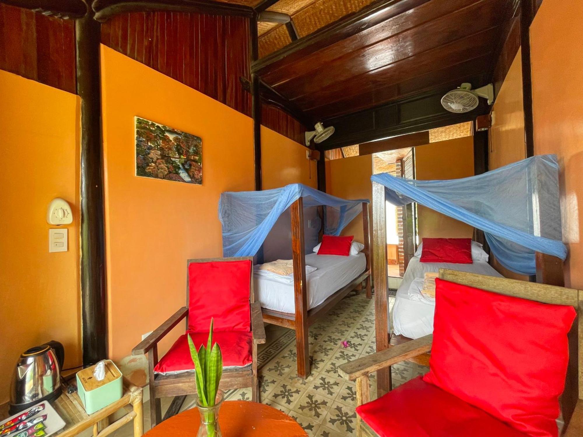 Beach Bar Hue Hostel ภายนอก รูปภาพ